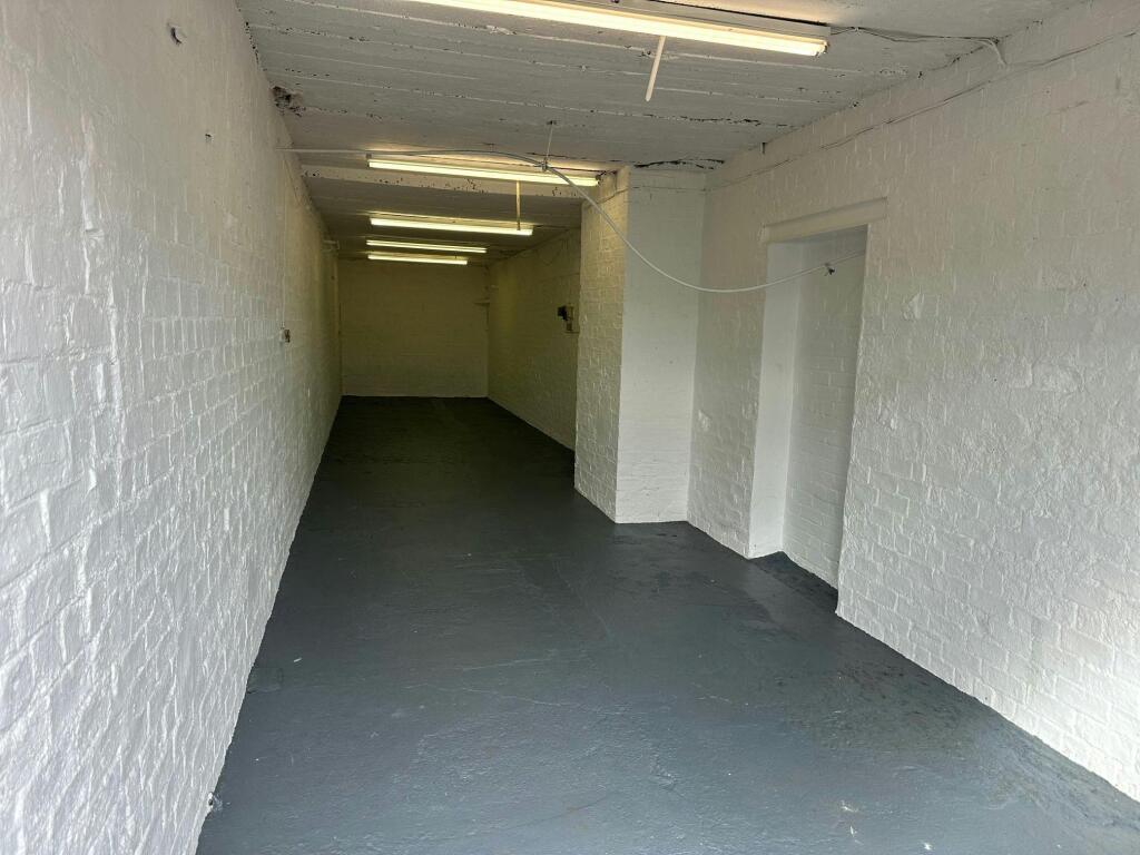 Lairds Business Complex - Unit 14 006.jpg