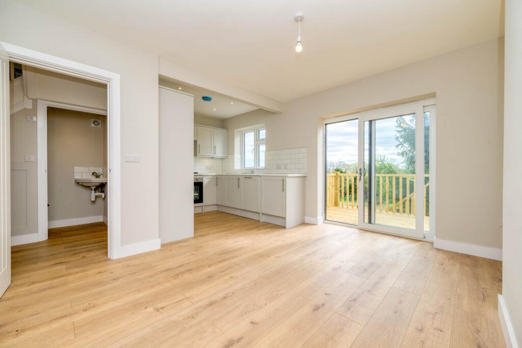 Henley Road, Caversham photo 4