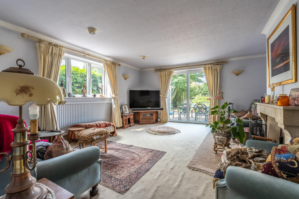 House in Worcester - View 5