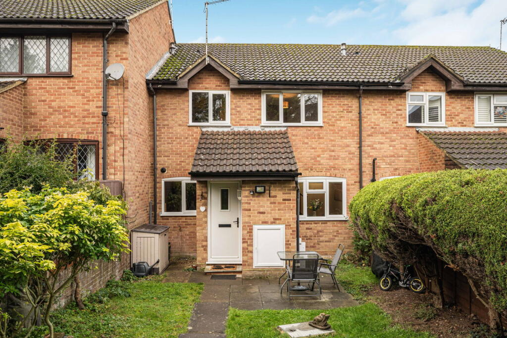 2-bed terraced on Clayhanger, Merrow Park, GU4, £350,000