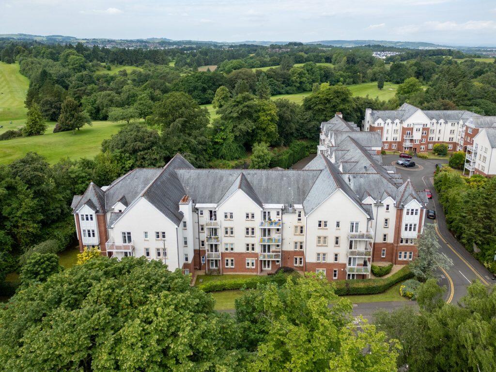 2-bed flat on Whitecraigs Court, Ayr Road, Whitecraigs, £250,000