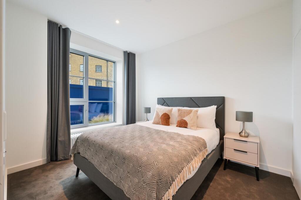 Douglass Tower, Goodluck Hope Walk, London E14 - View 3