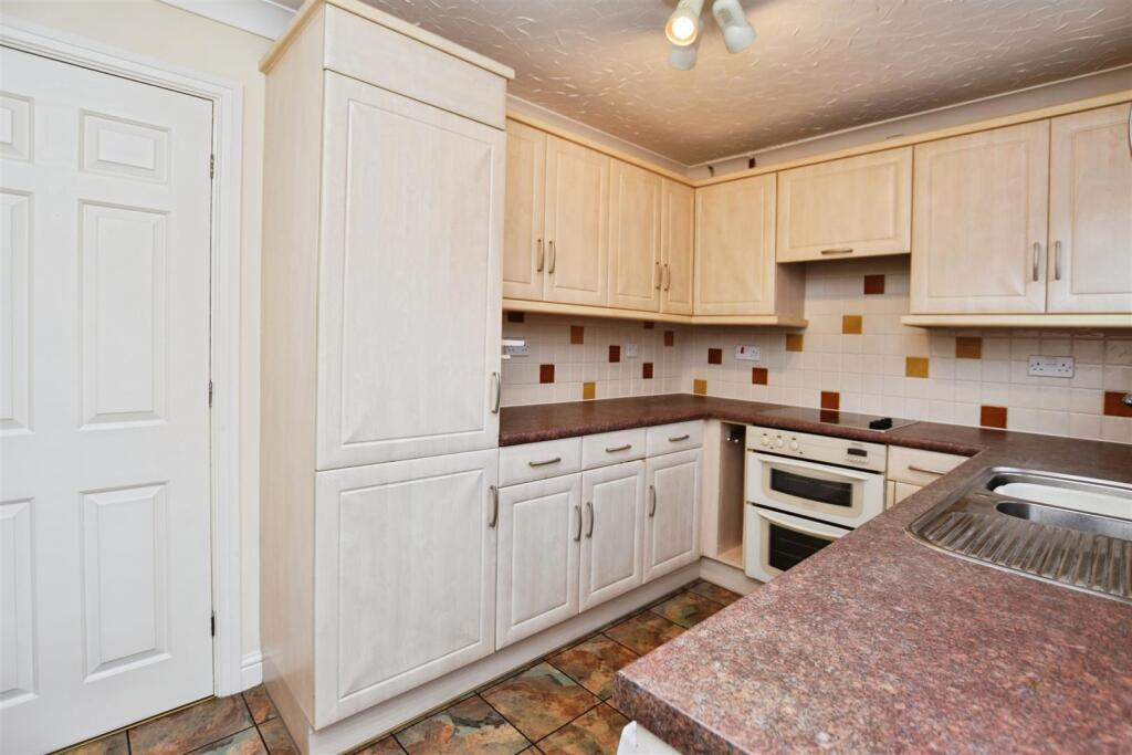 Cleeve Road photo 4