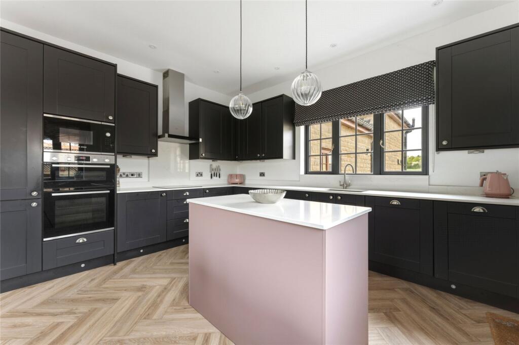 House in Little Addington, North Northamptonshire - View 3