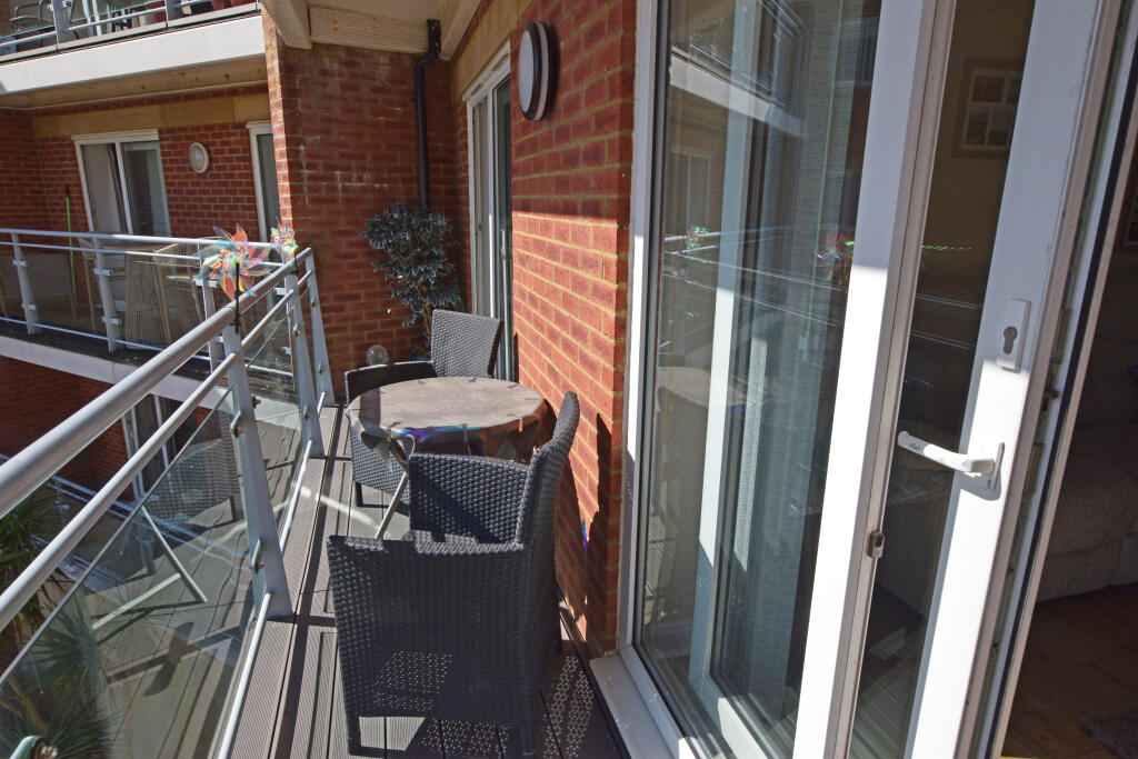 Apartment in Eastbourne, Chatsworth Strand, Crumbles - More