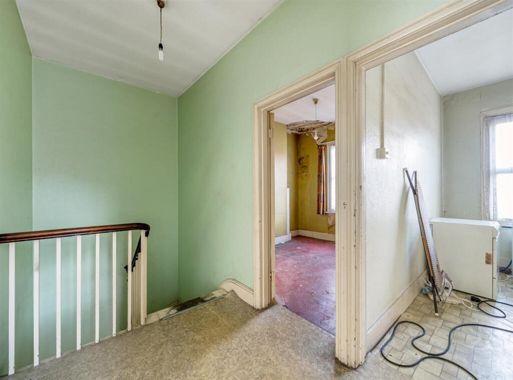 House in London, Kensal Town, Queen's Park - View 4