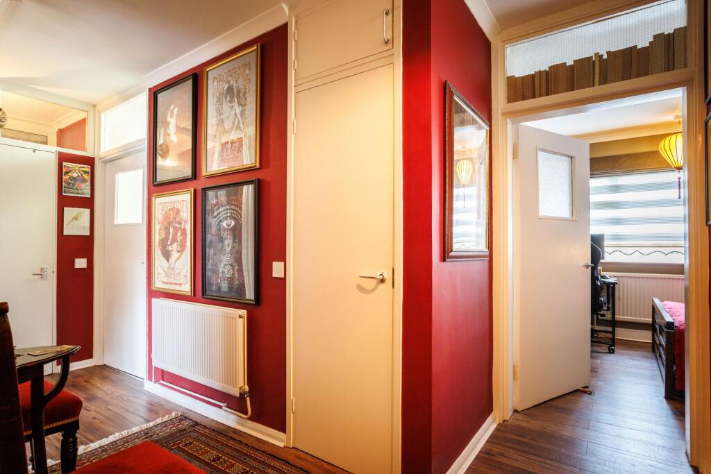 Apartment in London - View 5