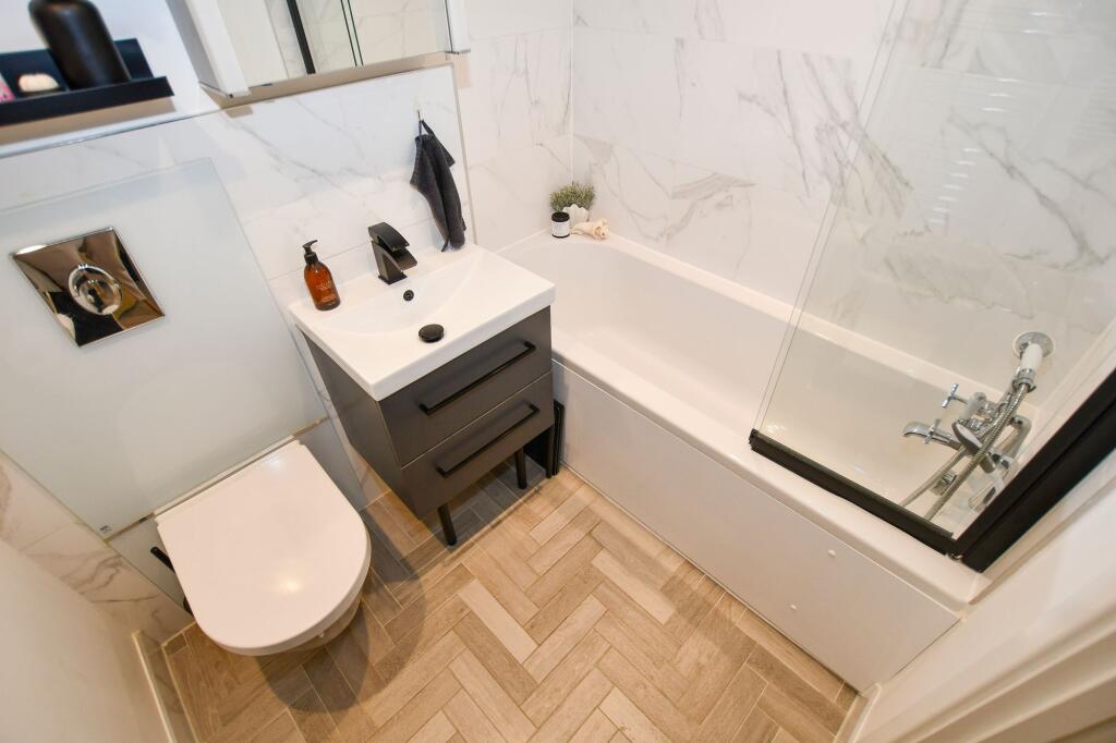 Apartment in St Albans - More