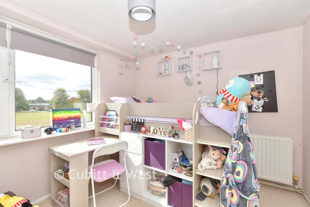 Apartment in Waverley, Cranleigh - More