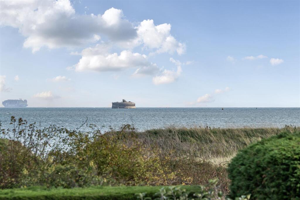 Fort Road, Alverstoke, Gosport photo 4