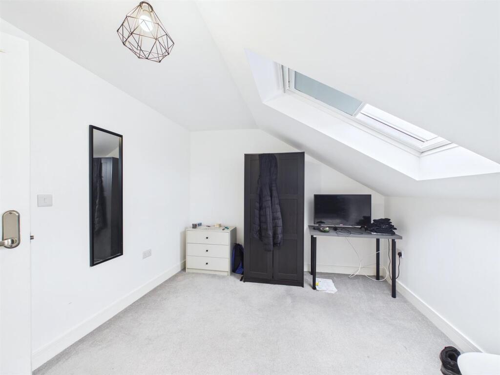 House in Bristol, Fishponds - More
