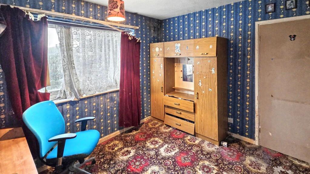 House in Nottingham, Hazelgrove, Hucknall - More