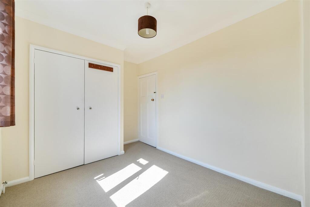 House in Surrey Heath, Surrey - View 4