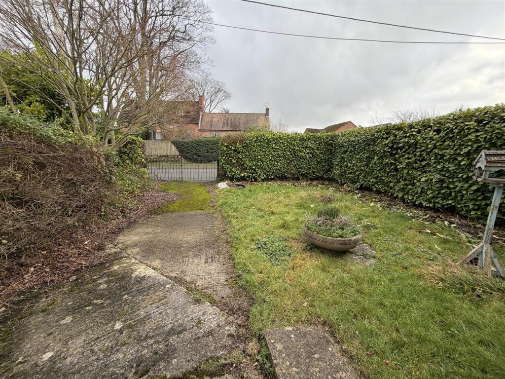 Perry's Lane, Wroughton, Swindon photo 3
