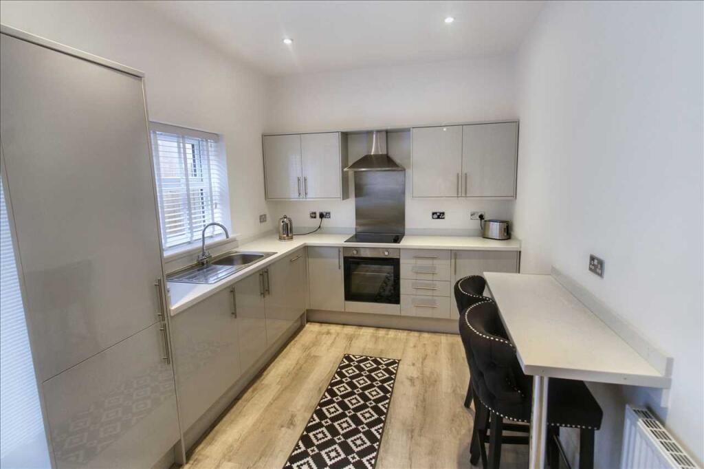 House in Broxtowe, Eastwood - More