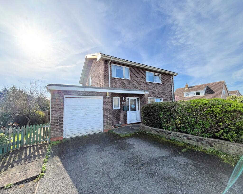 Main image of property: 44 Faenol Isaf, Tywyn, Gwynedd, LL36 0DW