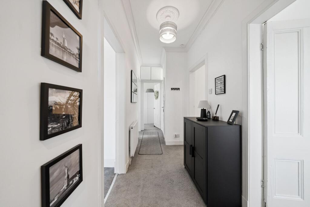 2/1, 60 Sinclair Street, Helensburgh, G84 8TP - More