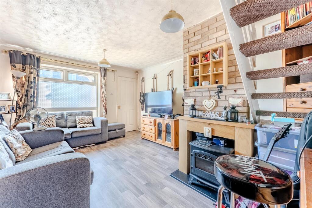 House in Kettering, Ise Lodge - More