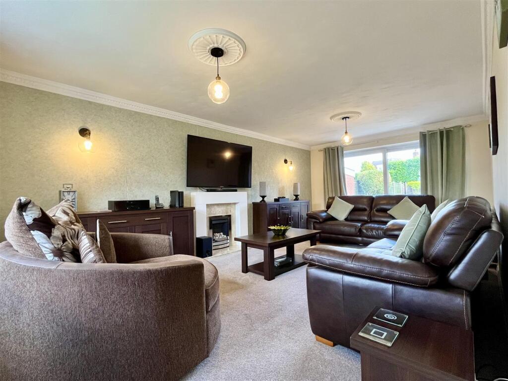 House in Sutton Coldfield, Walmley - View 4