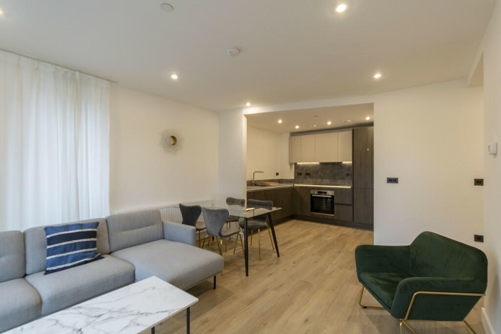 Apartment in Birmingham, West Midlands - View 4