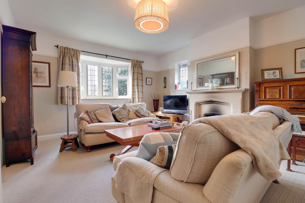 Additional image 2 of Meadow Walk, Harpenden, AL5