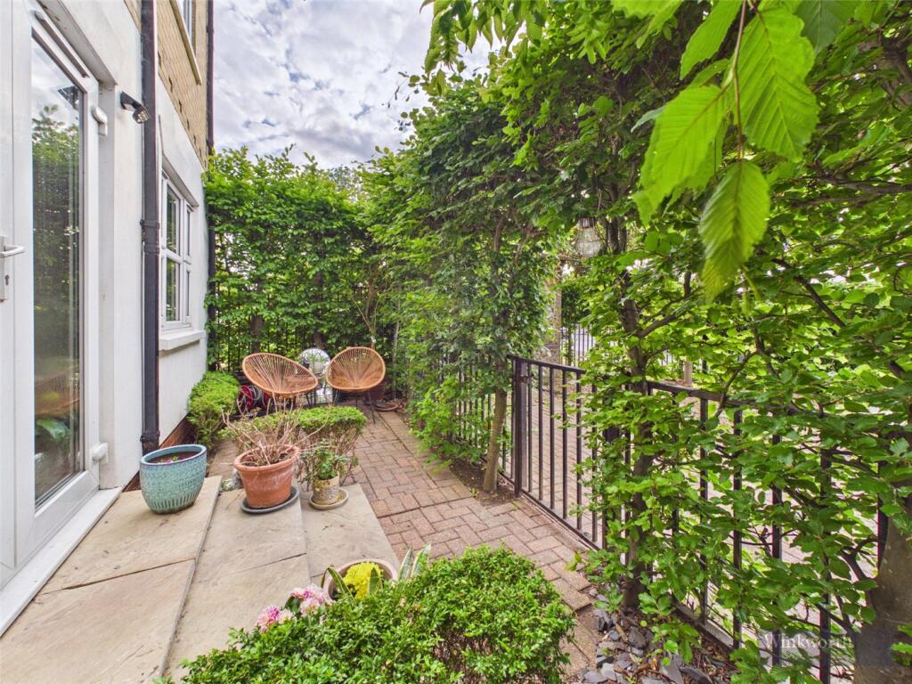 Main image of property: Portsmouth Road, Long Ditton, Surbiton, Surrey, KT6