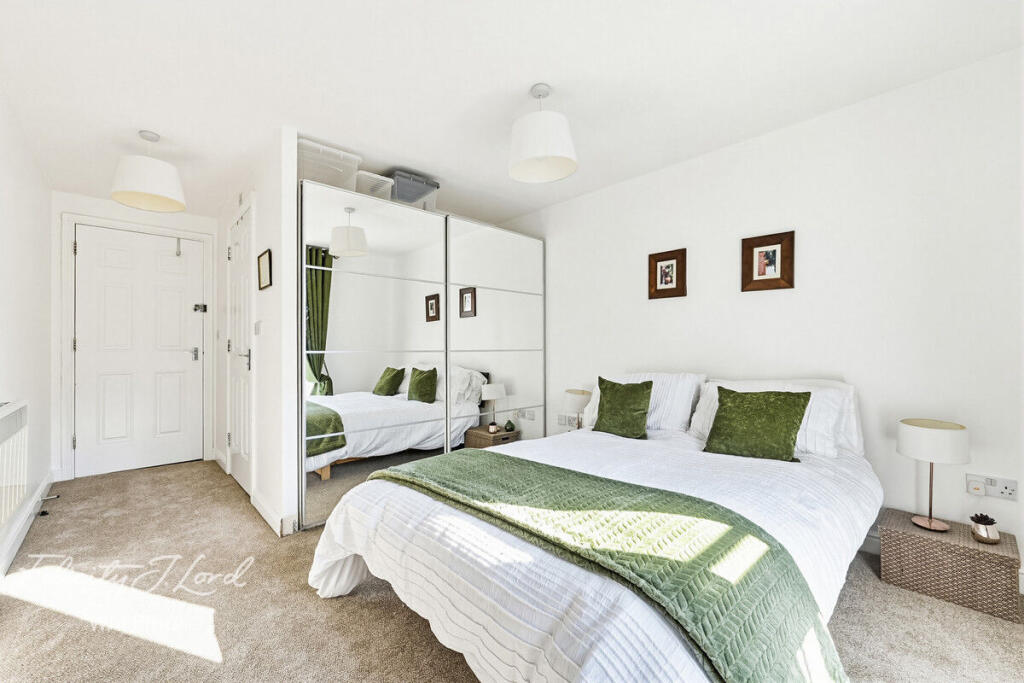 Main image of property: Candle Street, London