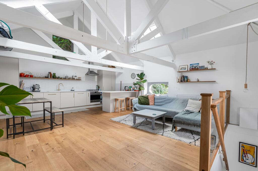 Main image of property: The Parade, Truro, TR1