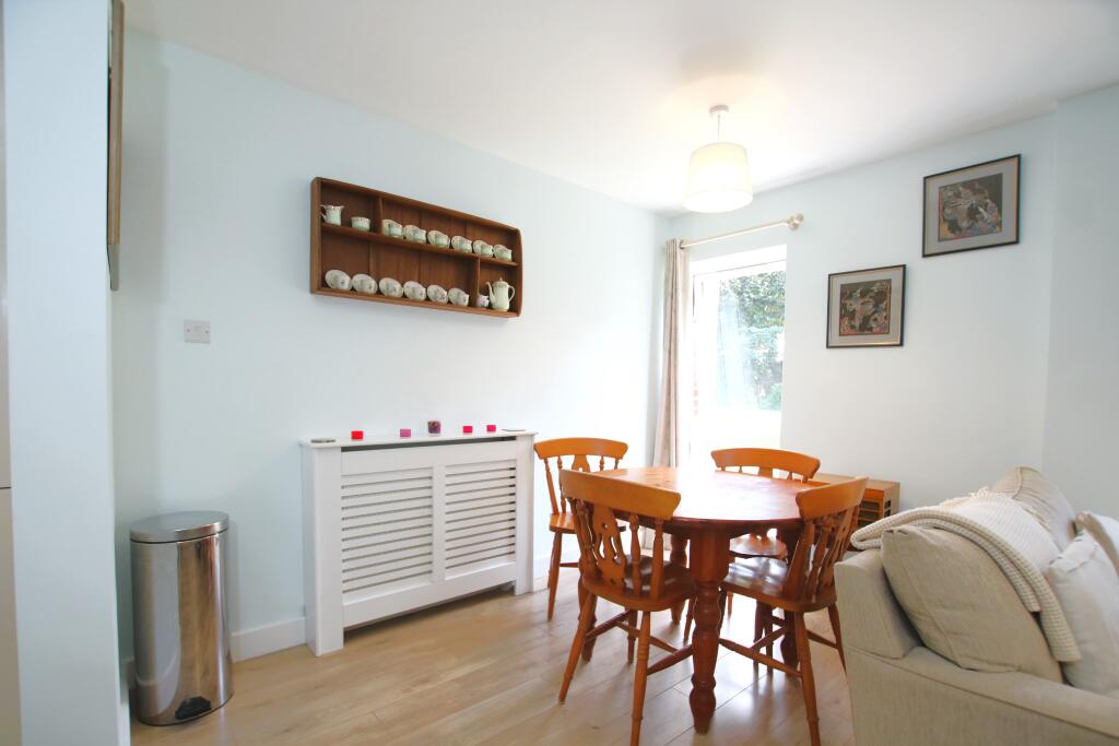 Apartment in Winchester, Hampshire - View 4