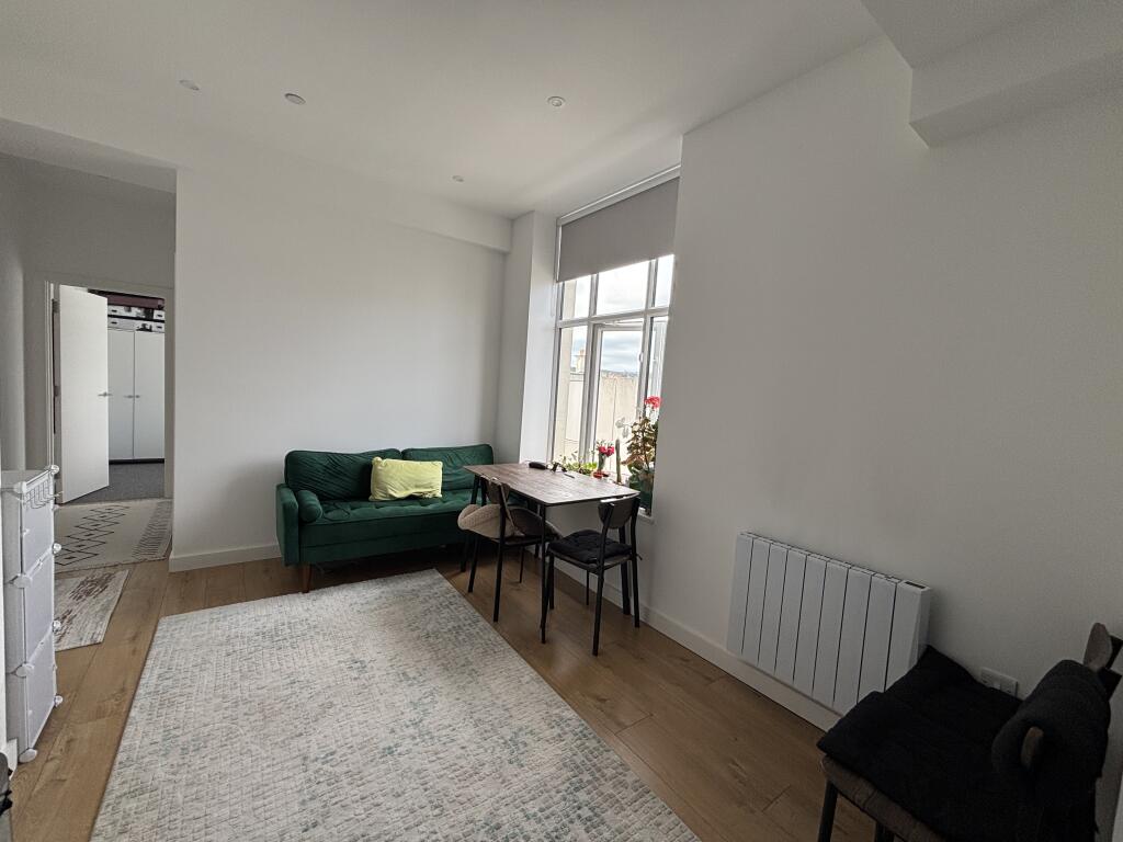 Apartment in Brighton - View 2