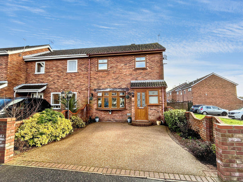 3-bed terraced on Parkland Drive, Bradwell, Gt Yarmouth, £220,000