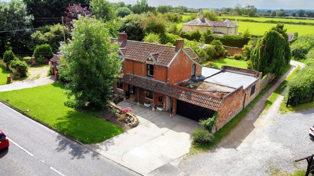 Trowle, Trowbridge, BA14