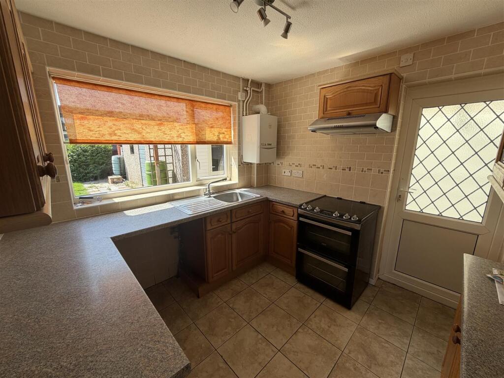 House in Gillingham, Peacemarsh - View 5