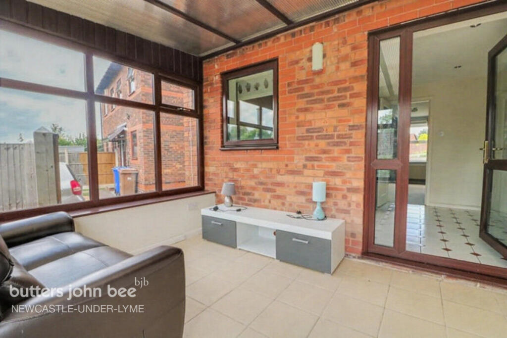 House in Stoke-on-Trent - More