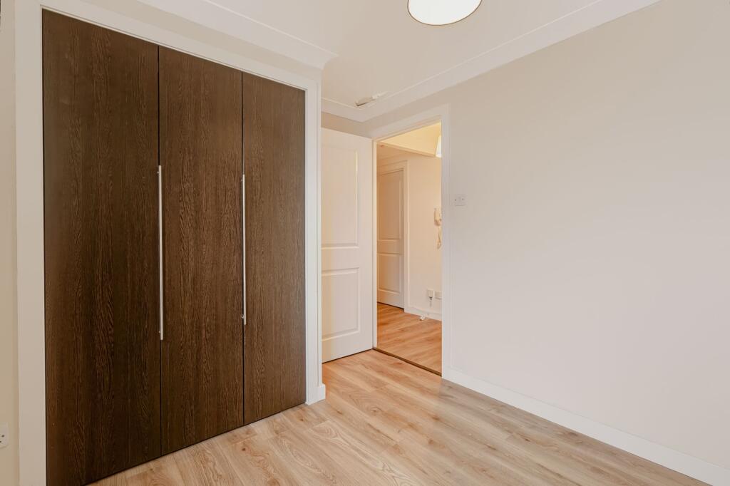 Apartment in Edinburgh - View 4