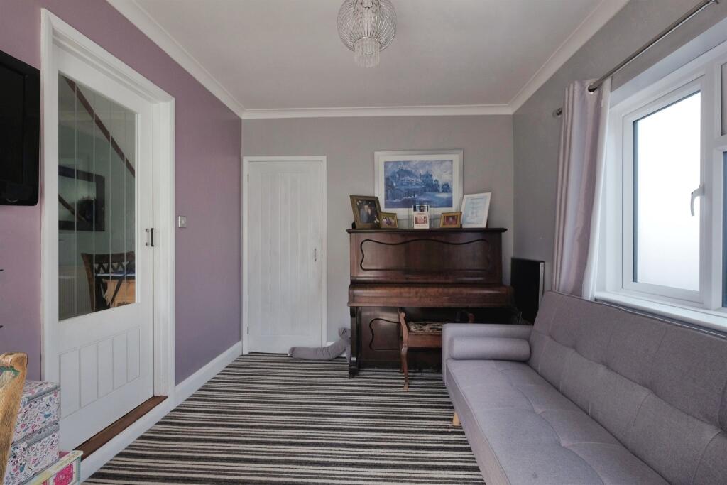 Rose Walk Close, Newhaven photo 4