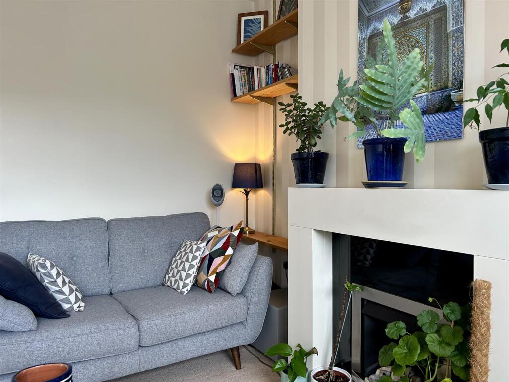 House in Dudley, West Midlands - View 4
