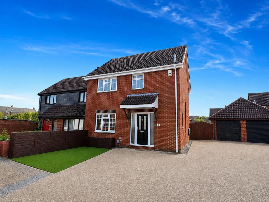3-bed semi-detached on Cannock Chase, Bedford, £350,000