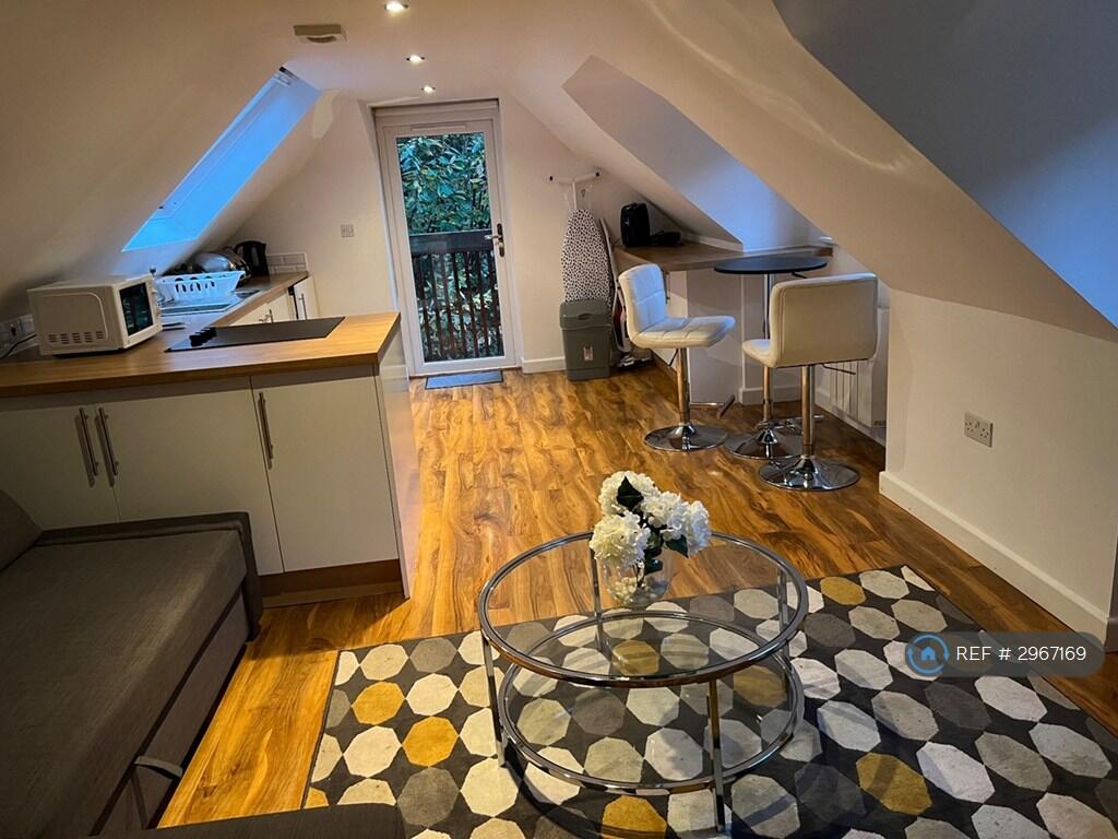 Apartment in Tonbridge and Malling, Kings Hill - View 3
