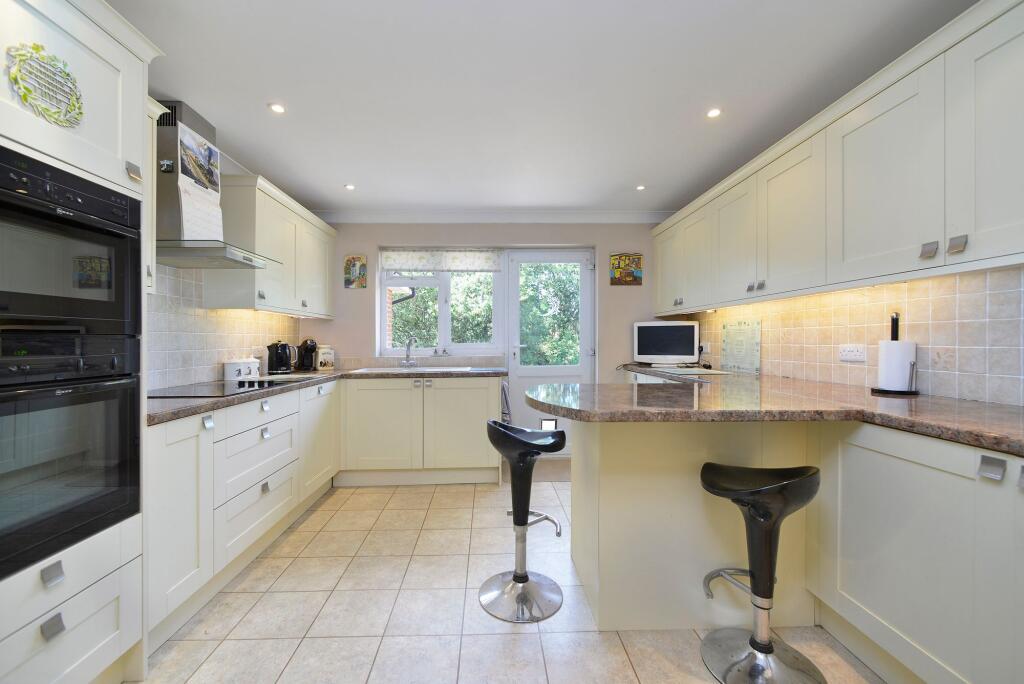 House in Redhill - View 3