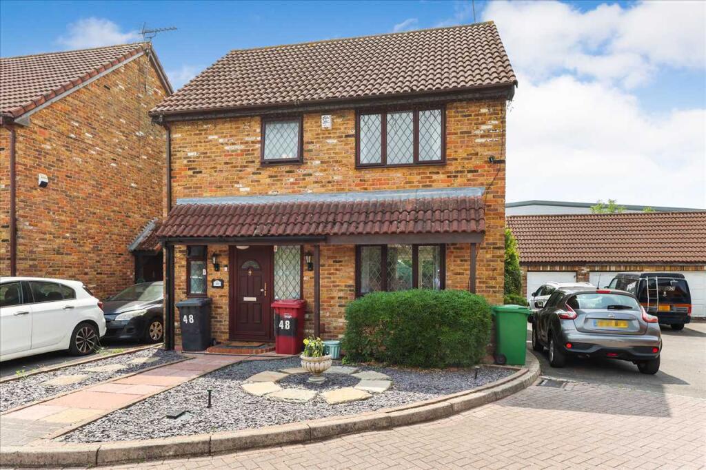 3-bed detached on Amberley Road, Slough, £575,000