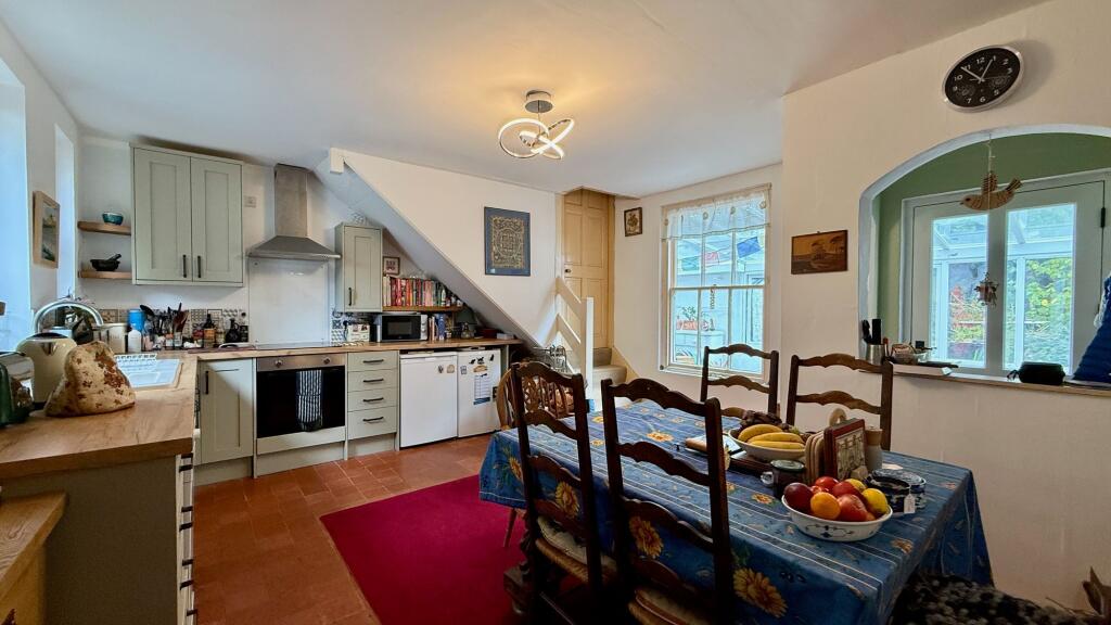 House in Talsarnau, Gwynedd - View 4