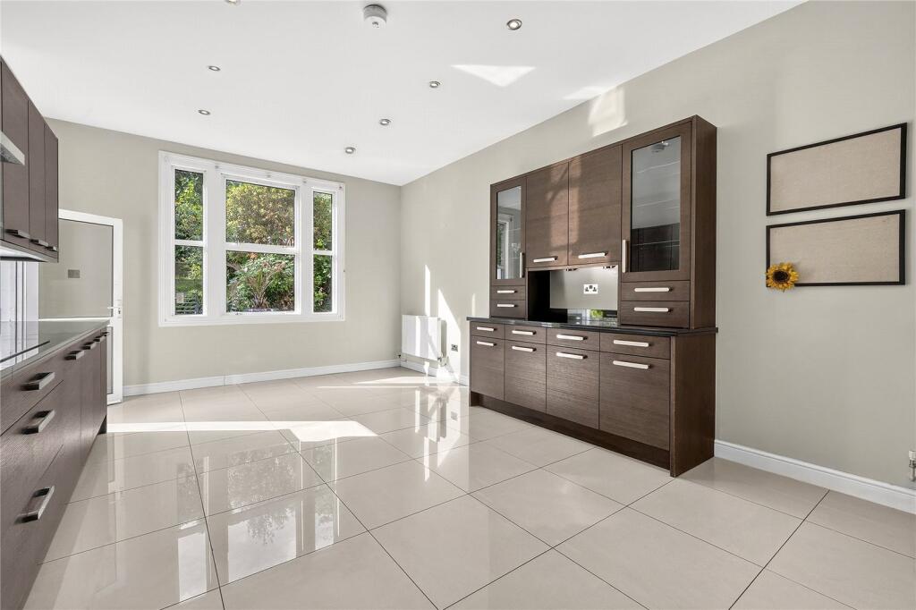 House in London - View 5