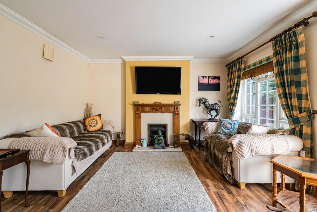 House in Waverley, Cranleigh - View 3