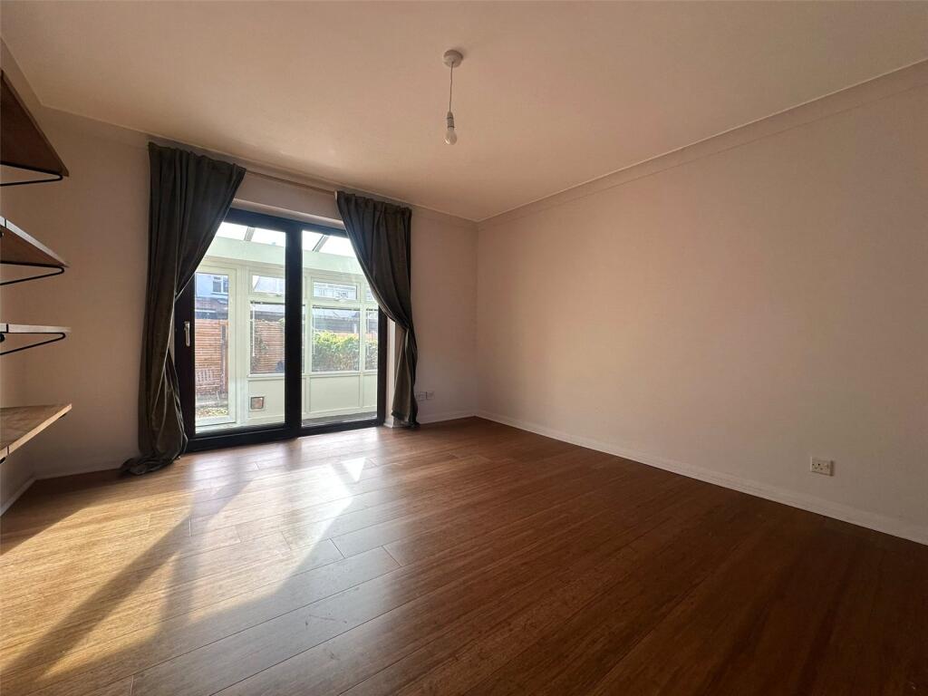 House in Gravesham, Gravesend - View 2
