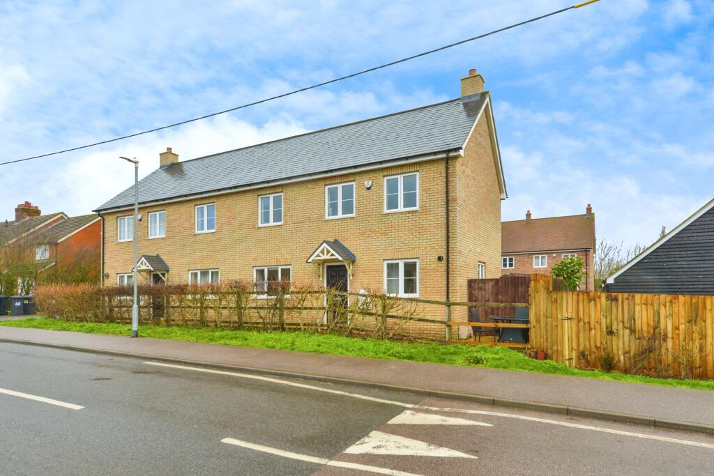 Main image of property: Hanscombe End Road, Hitchin, SG5