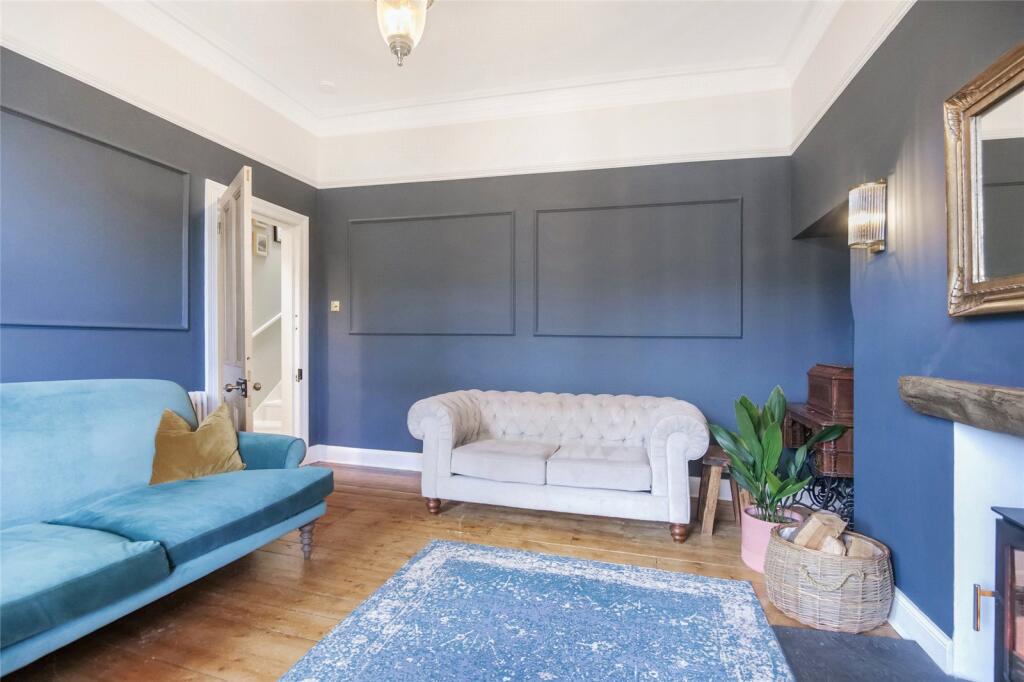 House in Glasgow - More