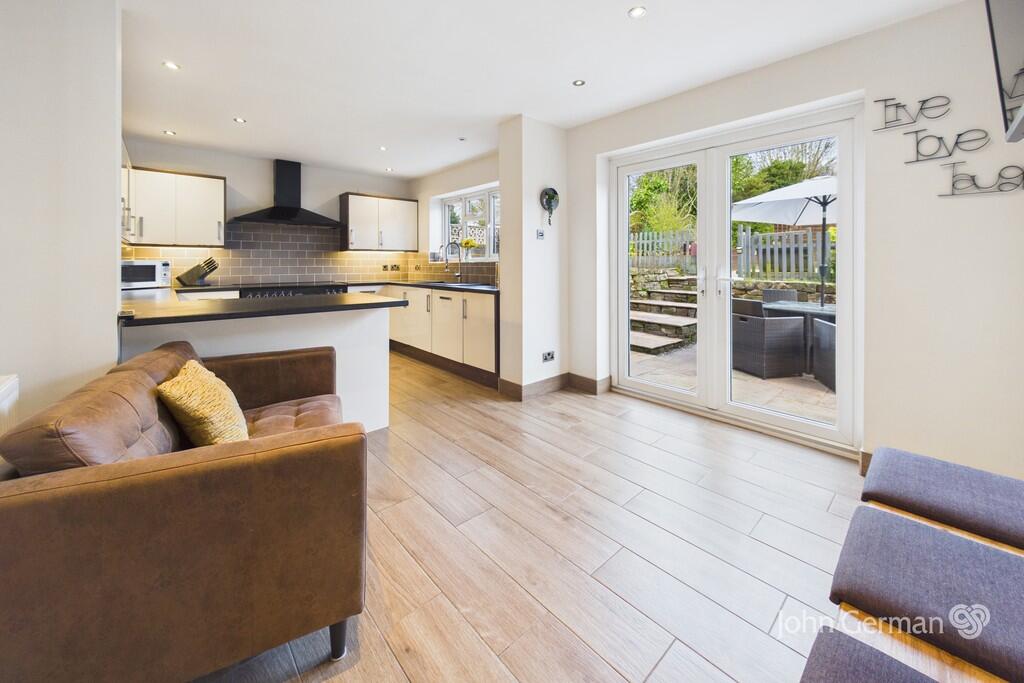 Highwood Road, Uttoxeter photo 4