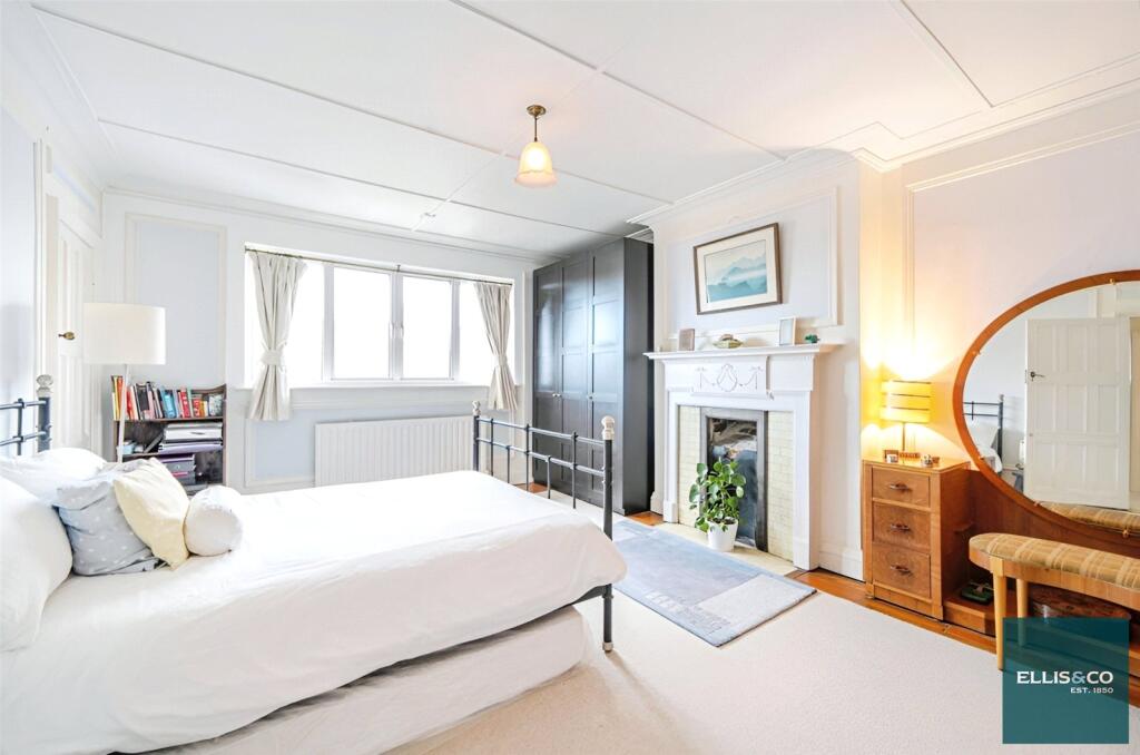 Woodstock Road, Golders Green, NW11 - More