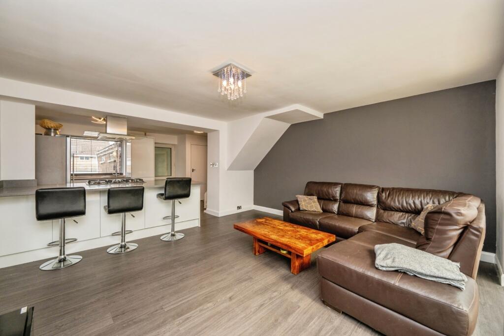 House in Tamworth, Staffordshire - View 3